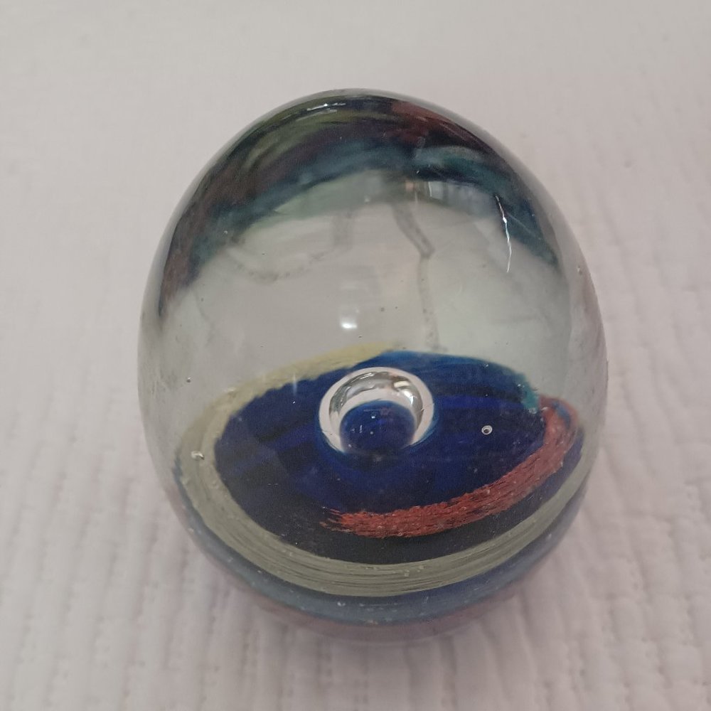 Egg shape paperweight - bubble in center